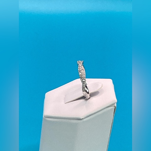 💍 Silver fFlled Dainty Minimalist StyleTwisted Pave Diamond Band - Picture 17 of 17